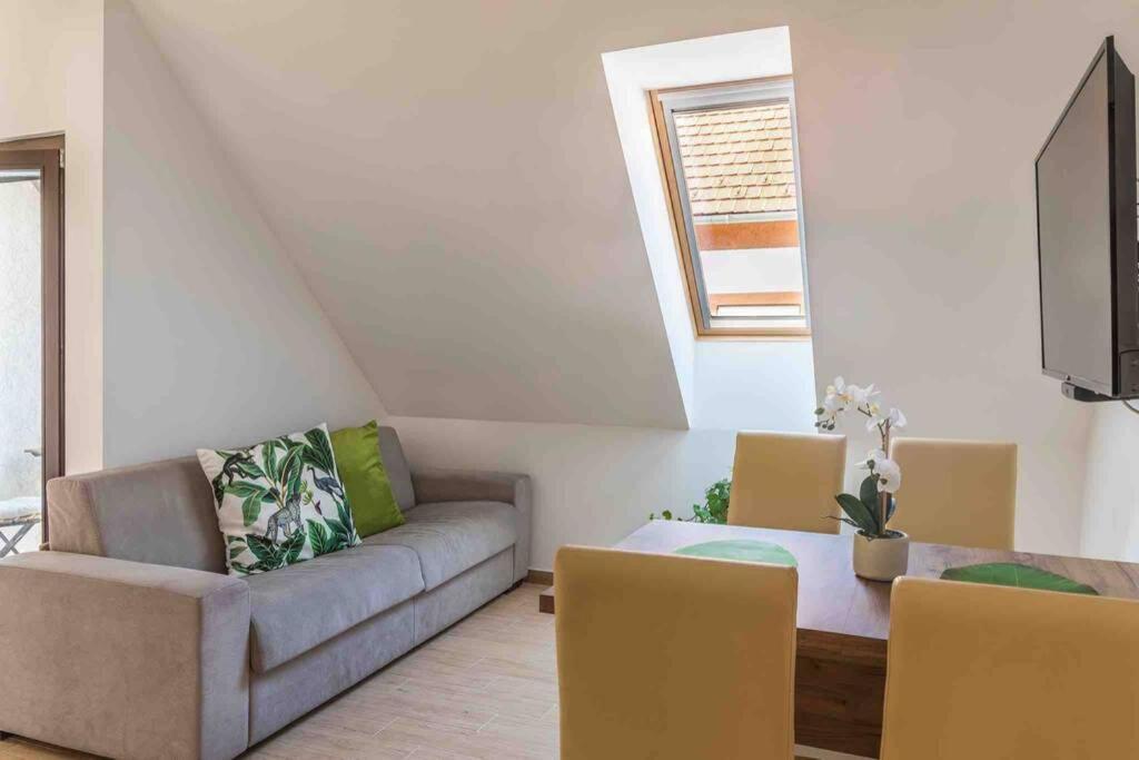 Veszprem, Modern Center Flat